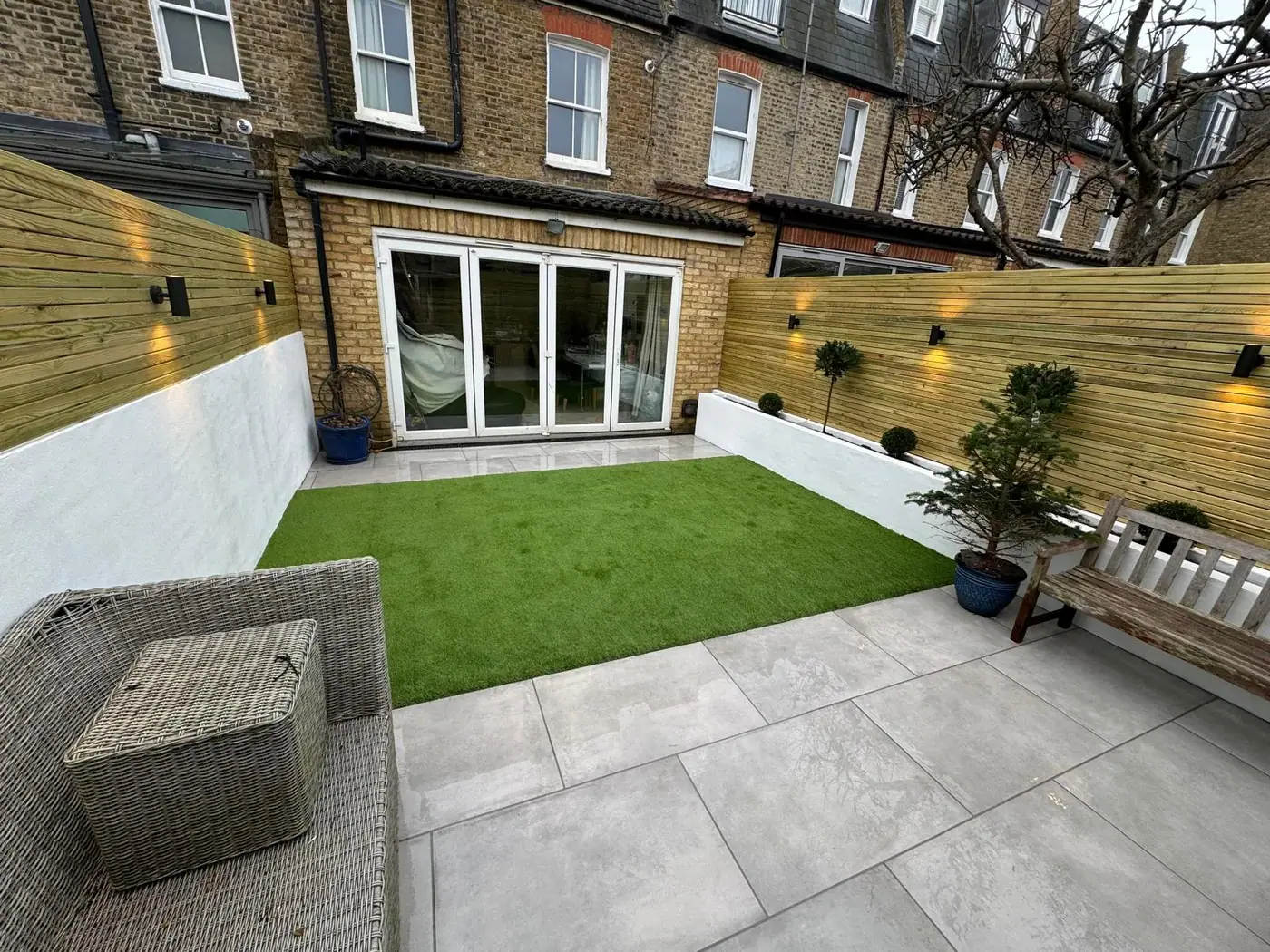 Contemporary compact garden; photograph 22