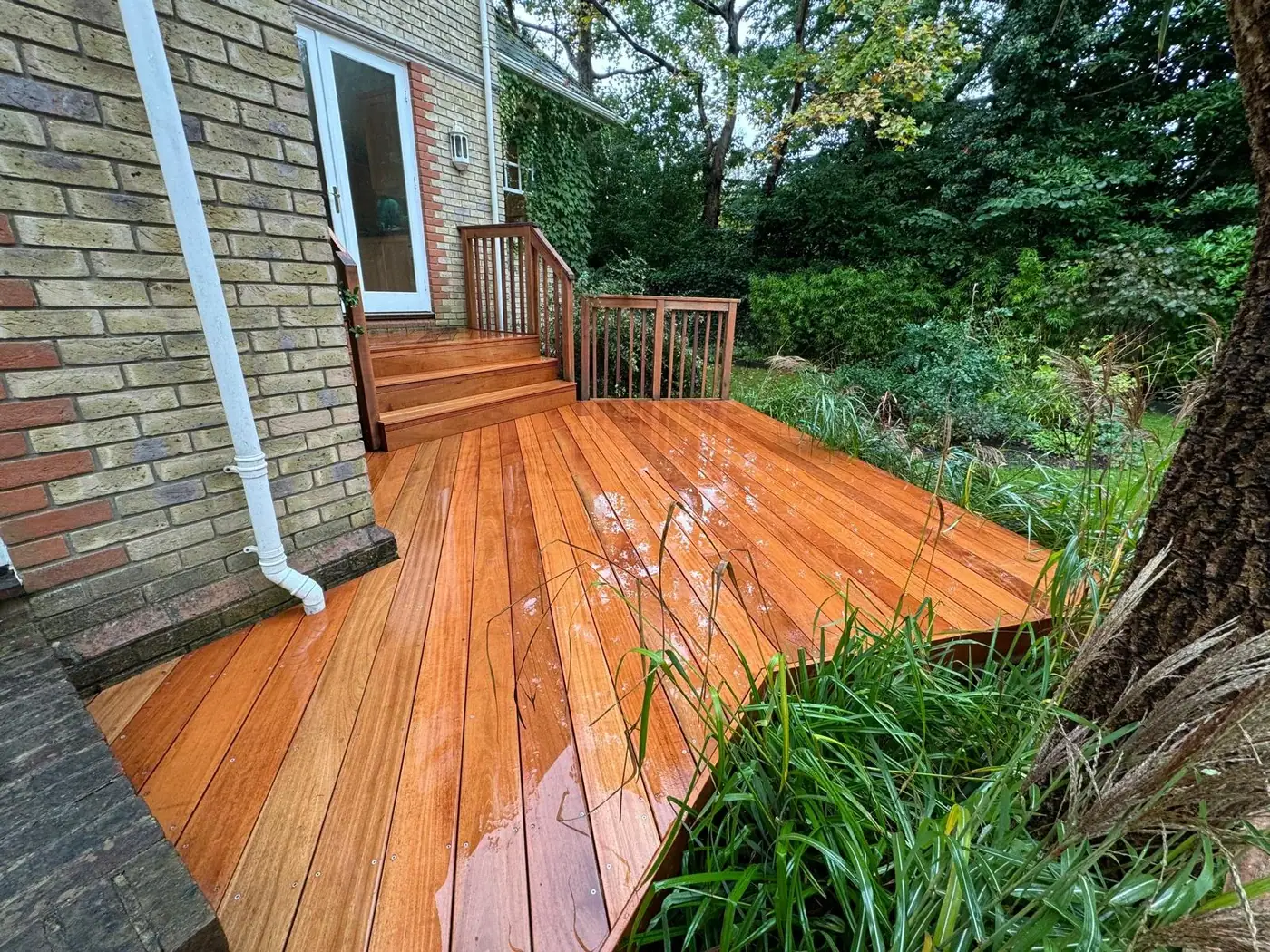 Hardwood deck & garden steps: VISAN-supplied photograph
