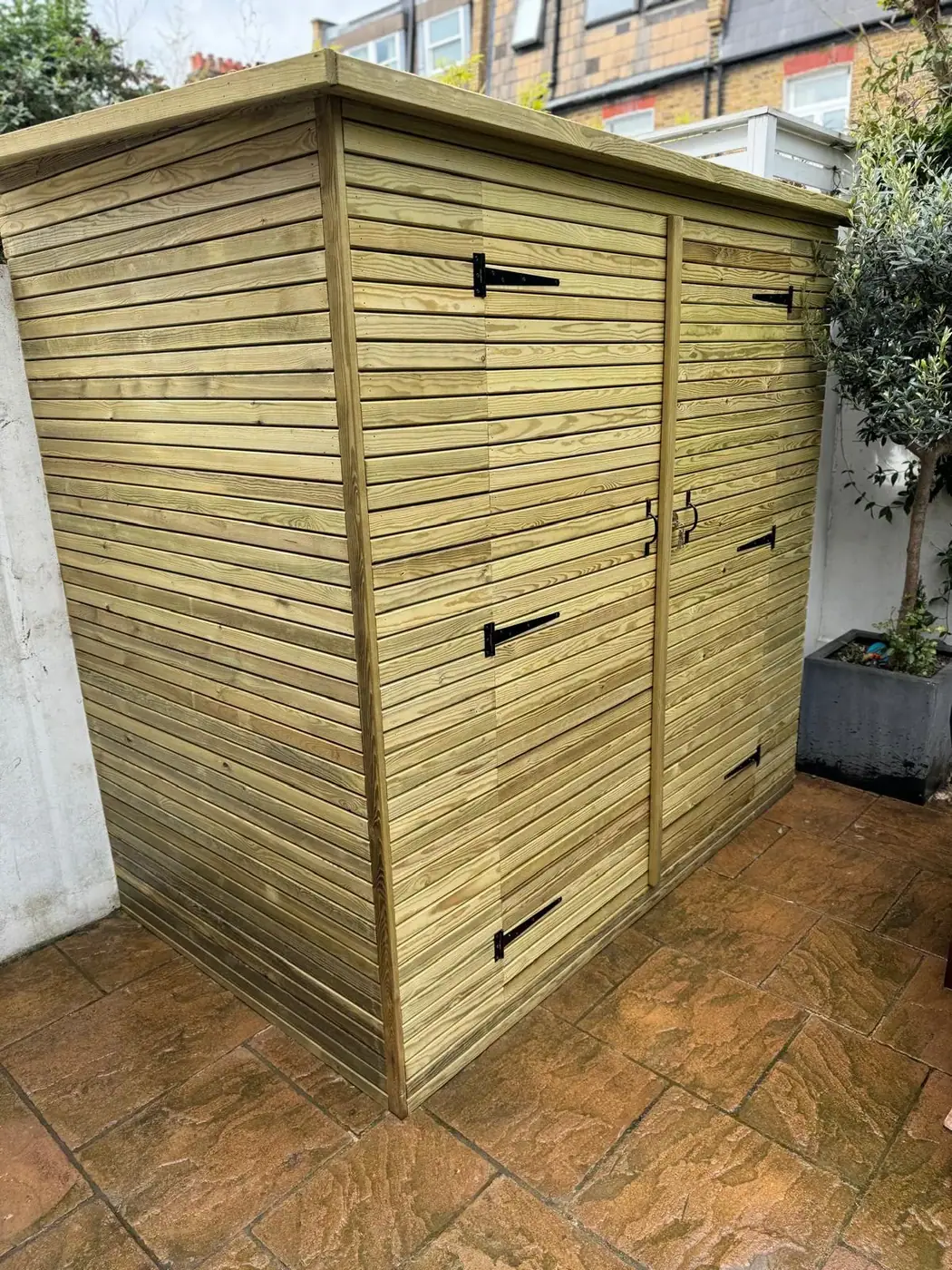 Practical timber garden storage; photograph 32