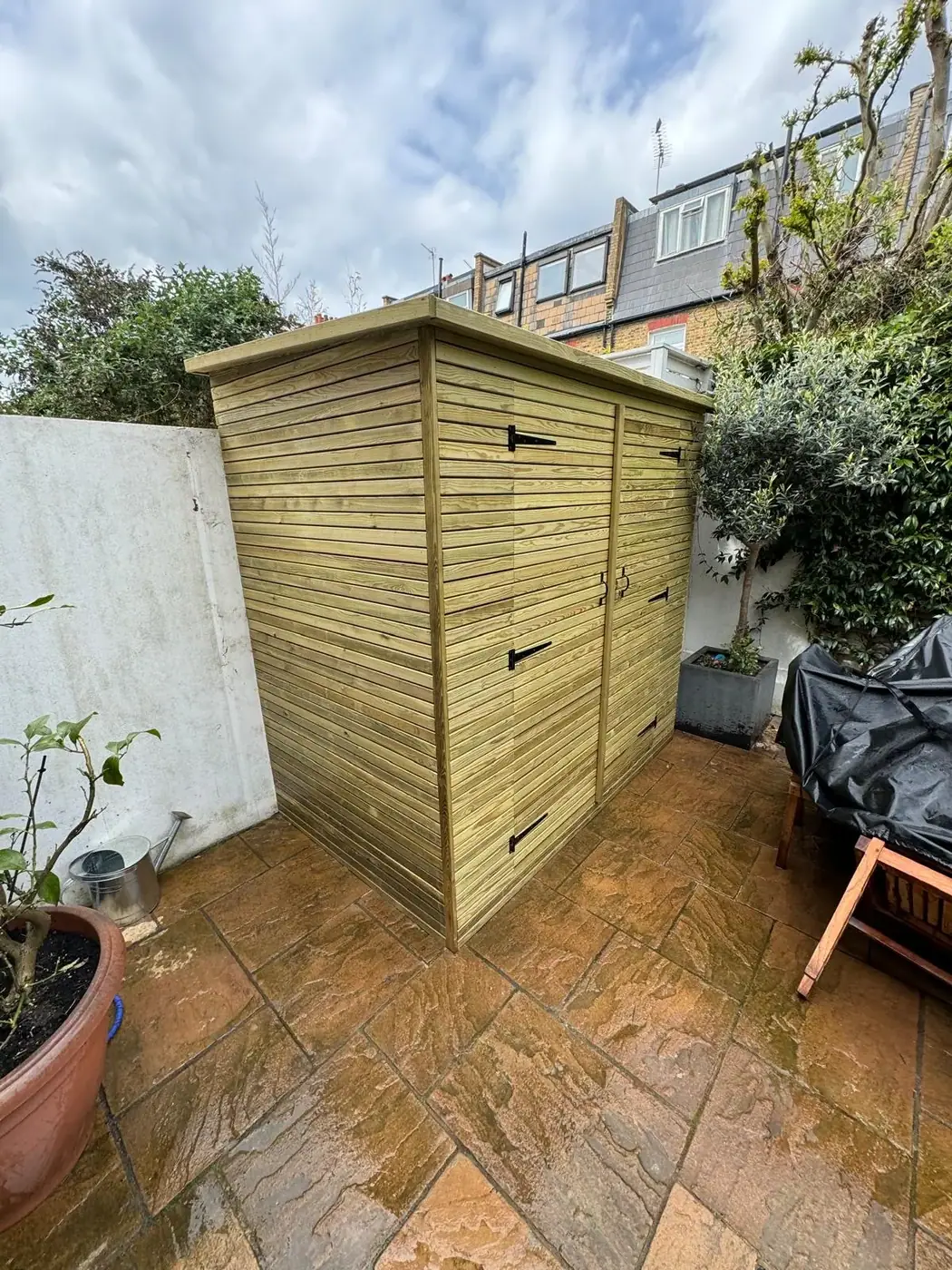 Practical timber garden storage; photograph 33