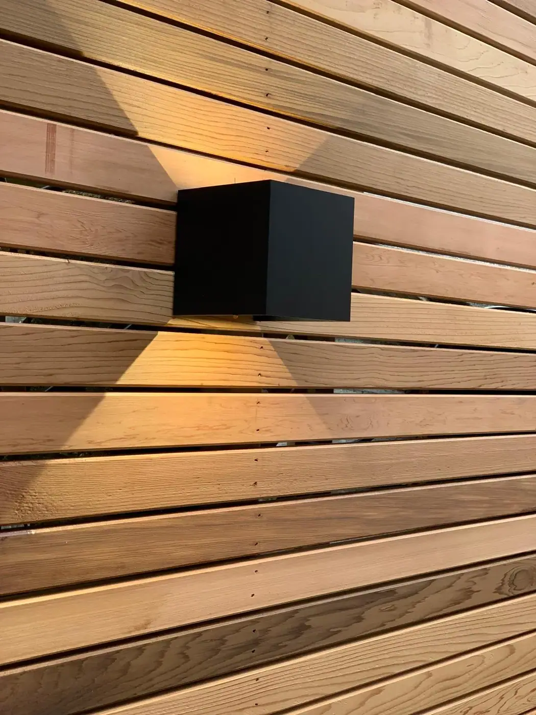 Contemporary slatted screening & store; photograph 42