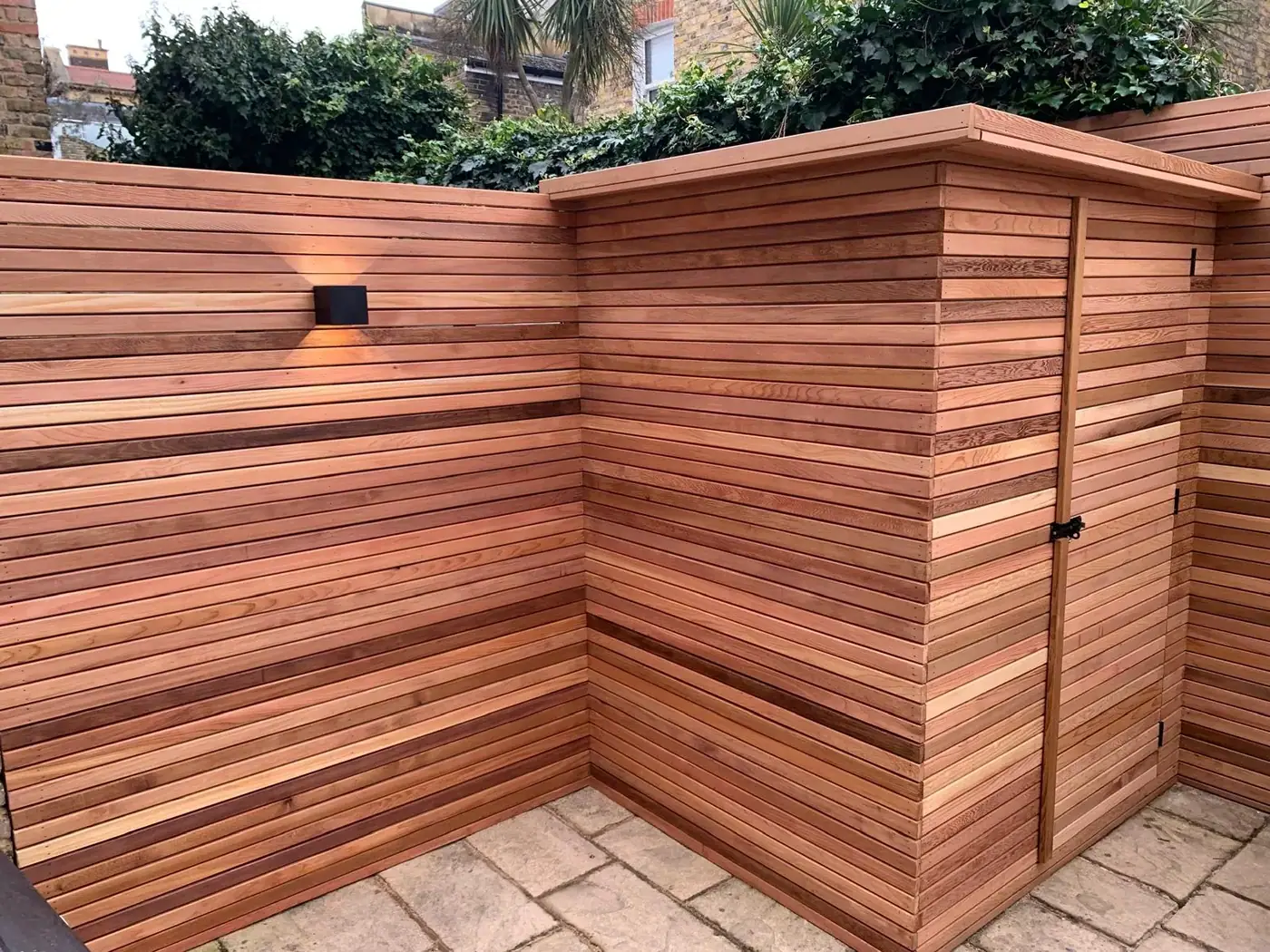 Contemporary slatted screening & store; photograph 44